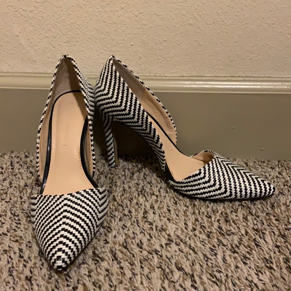 Banana Republic Assalia Pump